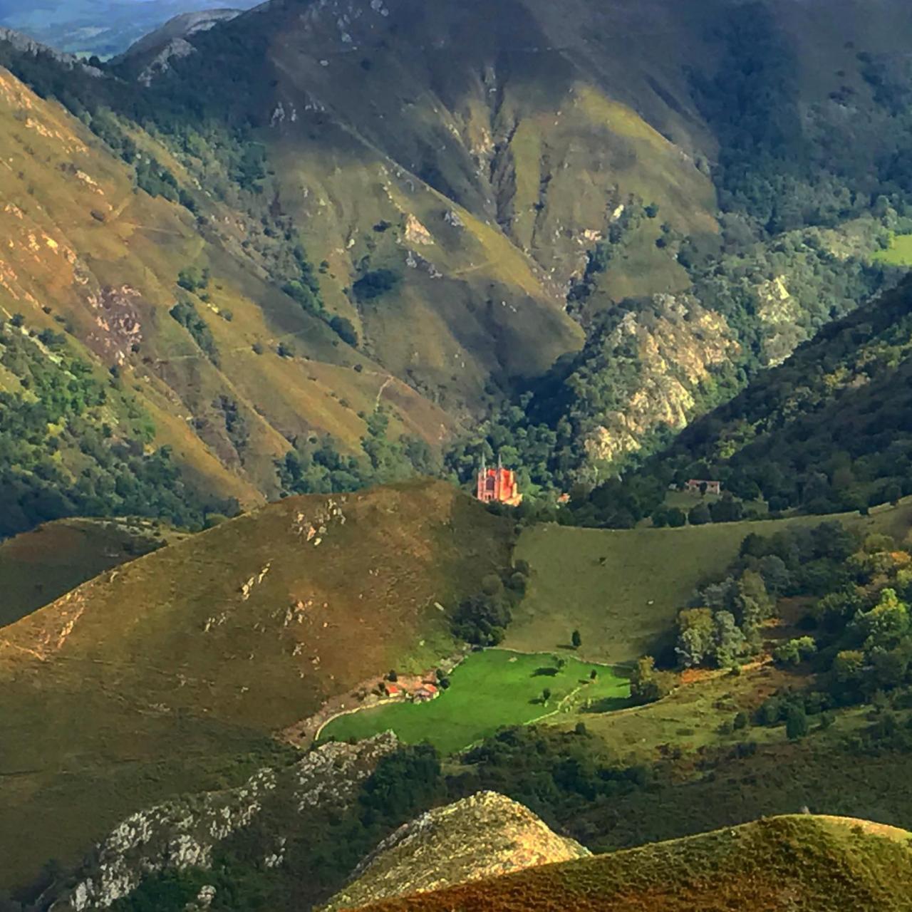 Hotel Penalba La Riera  Екстериор снимка